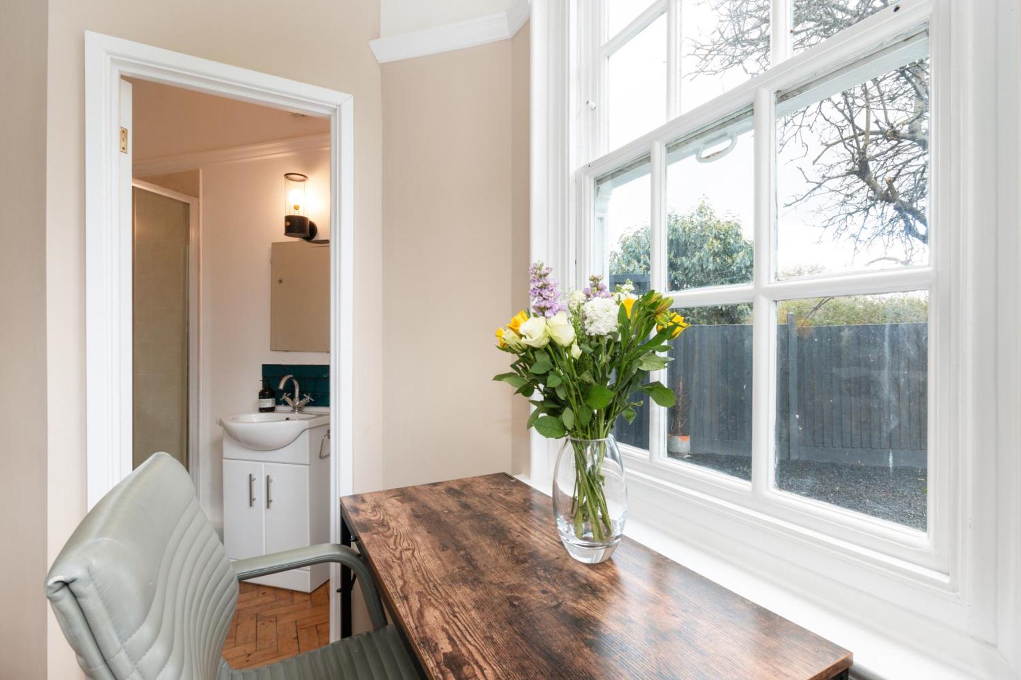 The Vicarage Tooting, Sw17 Hotel Лондон Екстериор снимка