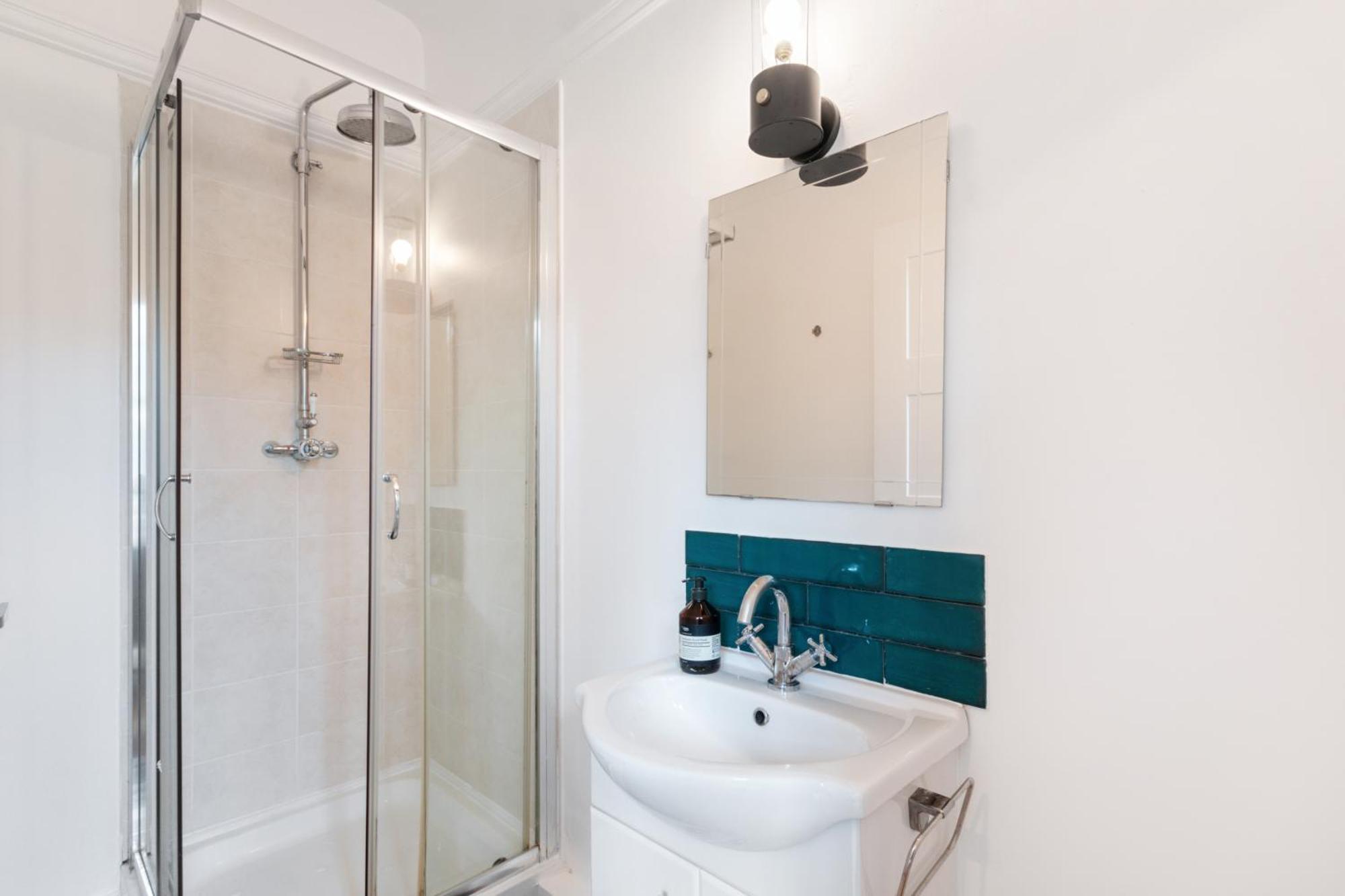 The Vicarage Tooting, Sw17 Hotel Лондон Екстериор снимка