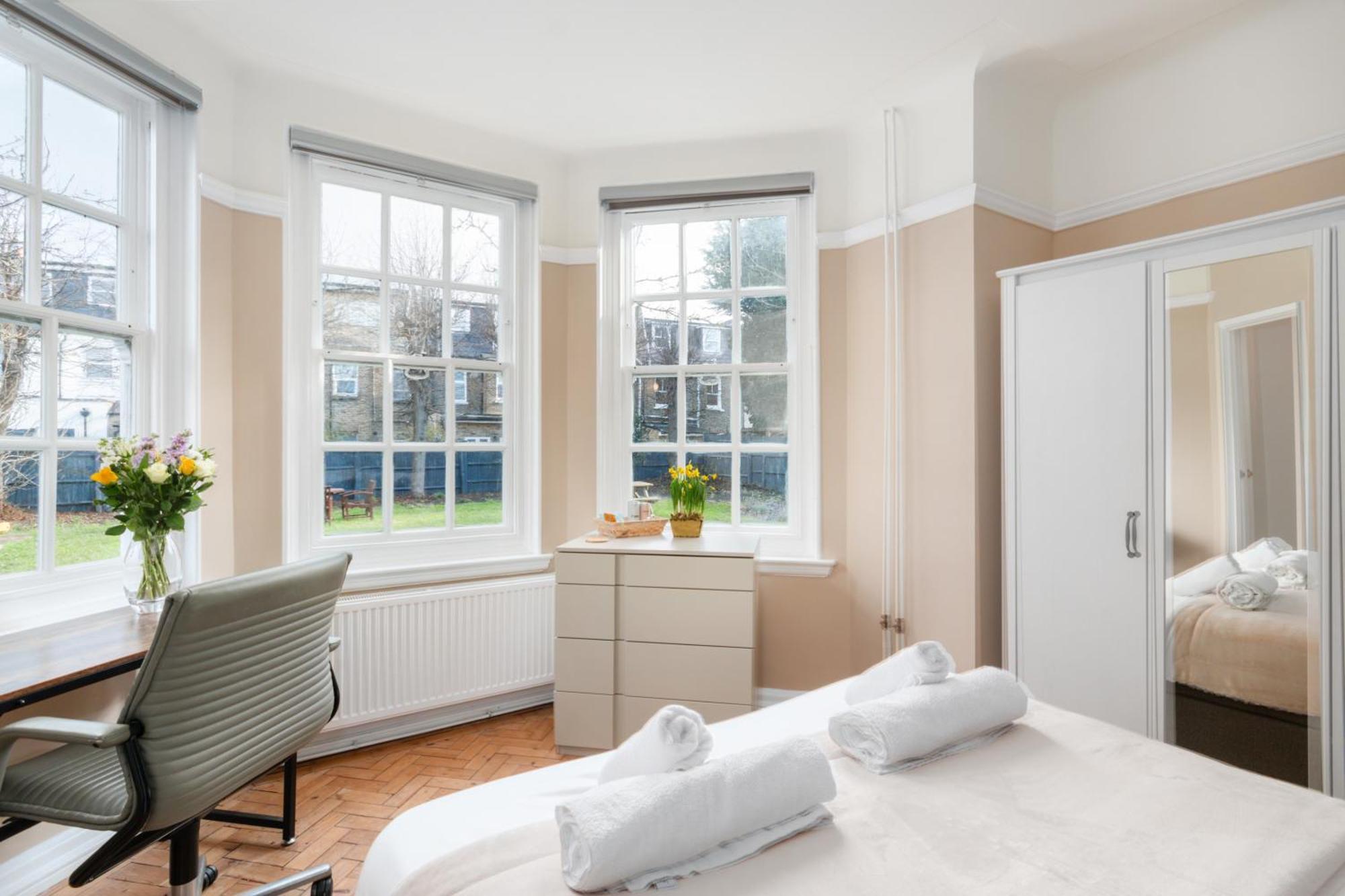 The Vicarage Tooting, Sw17 Hotel Лондон Екстериор снимка