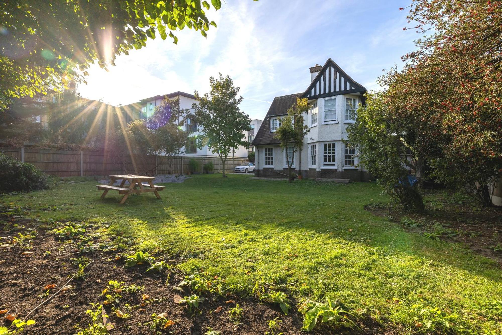 The Vicarage Tooting, Sw17 Hotel Лондон Екстериор снимка