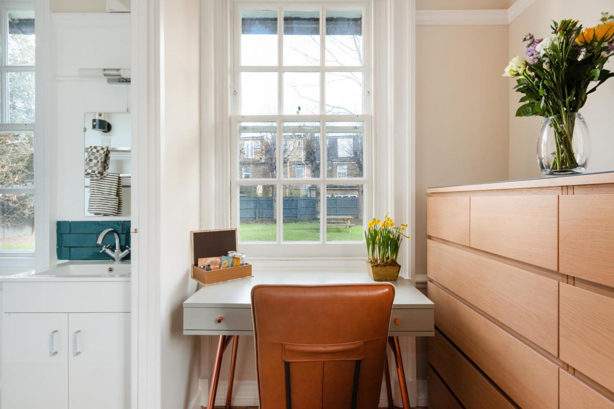 The Vicarage Tooting, Sw17 Hotel Лондон Екстериор снимка